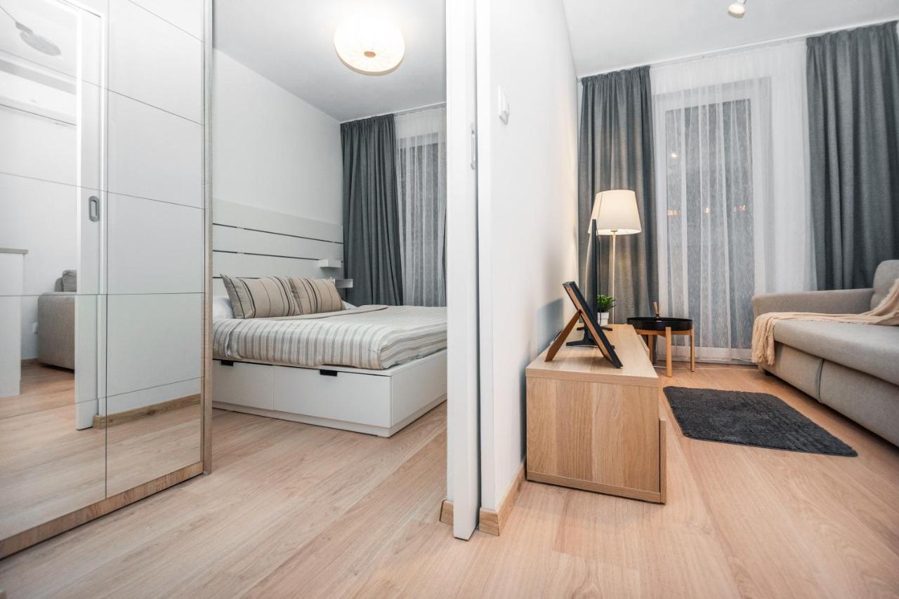 City Center Apartment - Modern & Elegant Братислава Экстерьер фото