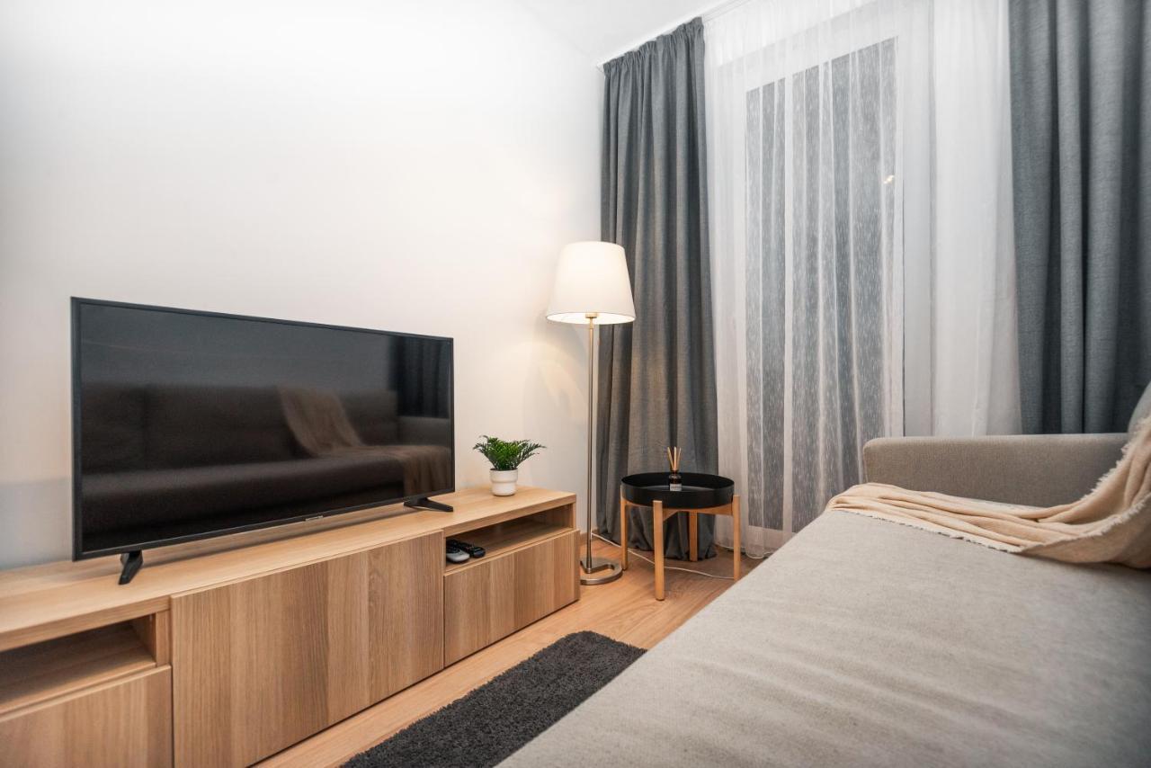 City Center Apartment - Modern & Elegant Братислава Экстерьер фото