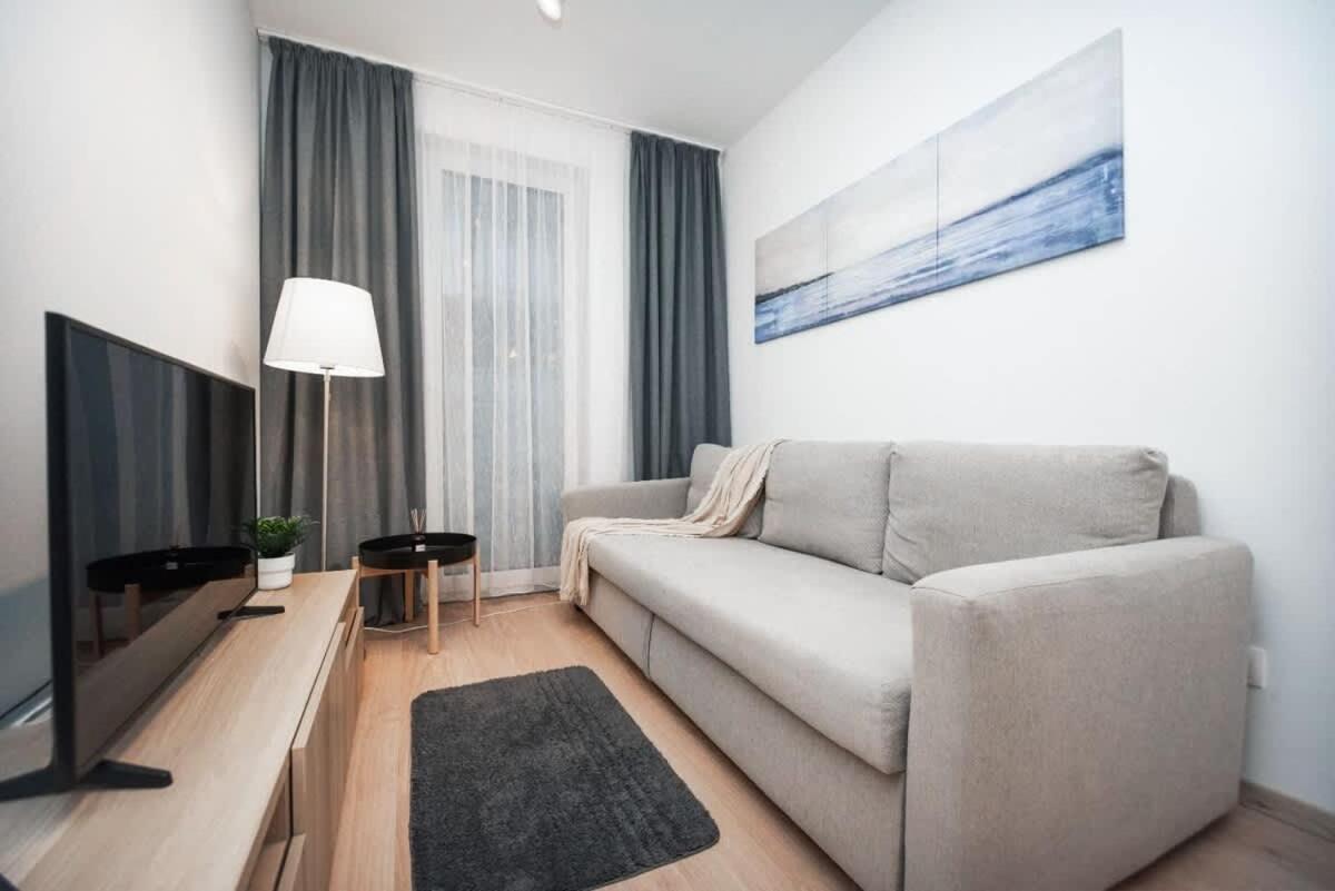 City Center Apartment - Modern & Elegant Братислава Экстерьер фото